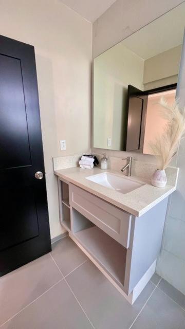 Luxury Condo Downtown 로사리토 외부 사진